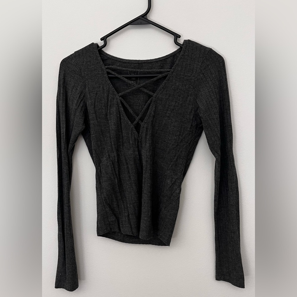 Me to We Gray Long Sleeve Chest Cut Out Blouse
